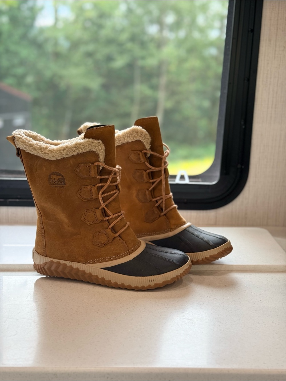 Sorel Women's Brown and Black Lace-Up Waterproof Winter Boots